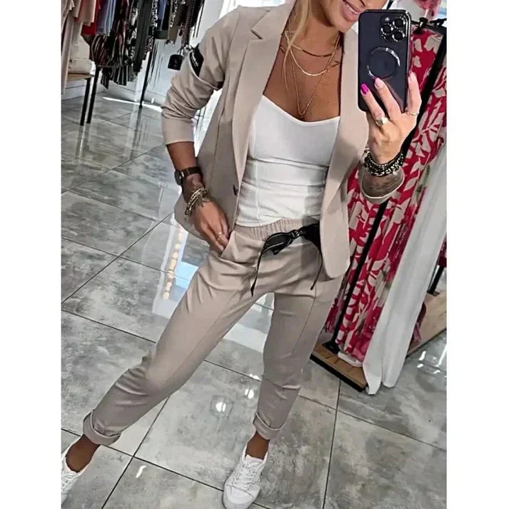 Isabelle | Elegant set med mjuk jacka och lösa mjukisbyxor