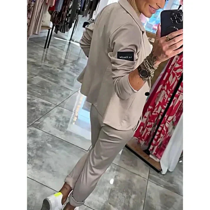 Isabelle | Elegant set med mjuk jacka och lösa mjukisbyxor