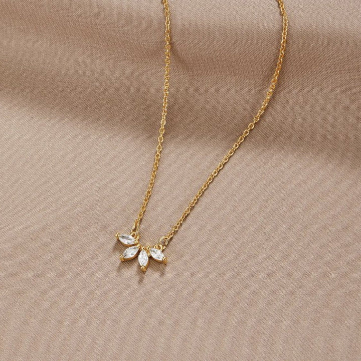 Omelia Halsband